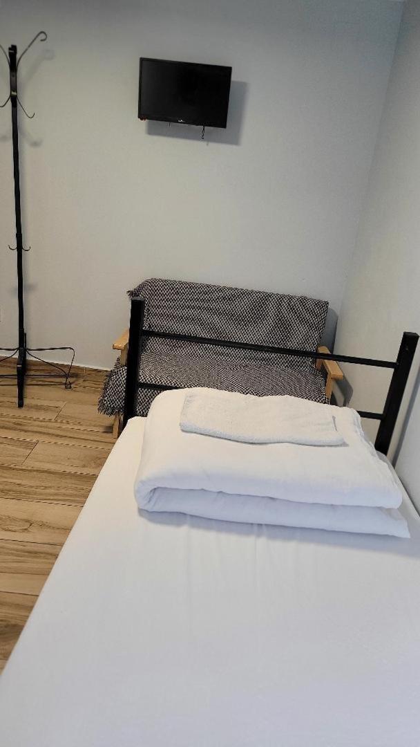 Byzanthin Hostel Bukares Bagian luar foto